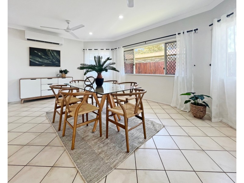 6 Barcoo Close, Bentley Park QLD 4869