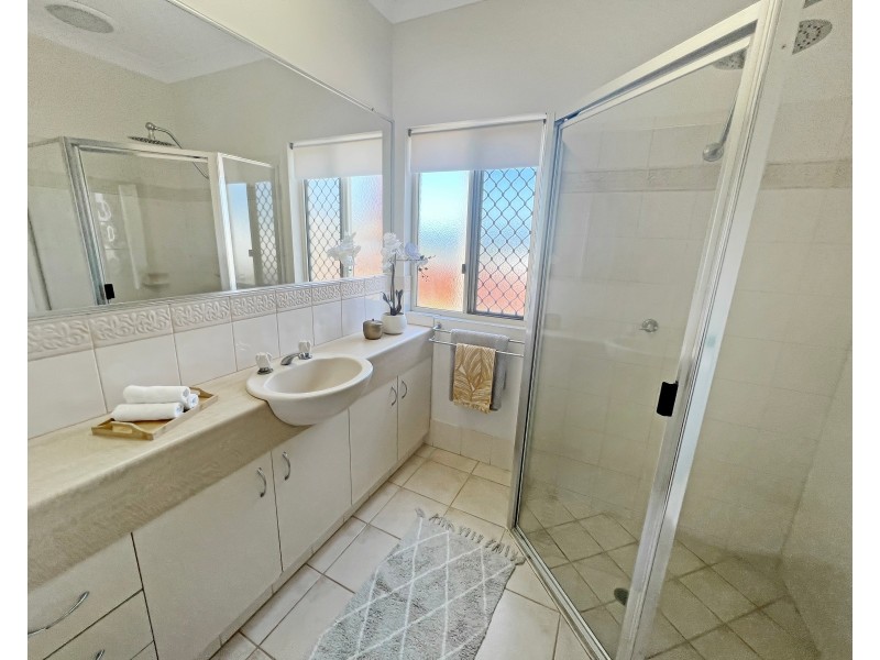 6 Barcoo Close, Bentley Park QLD 4869