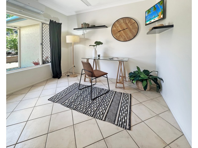 6 Barcoo Close, Bentley Park QLD 4869