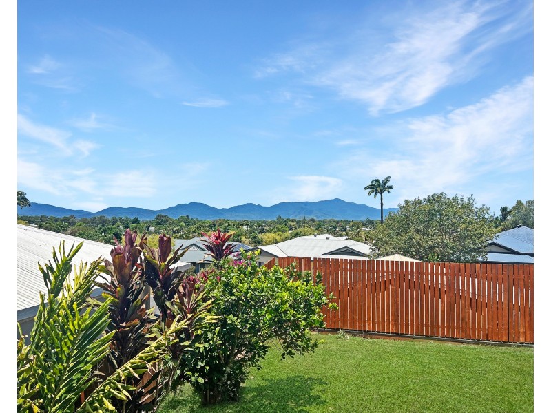 6 Barcoo Close, Bentley Park QLD 4869