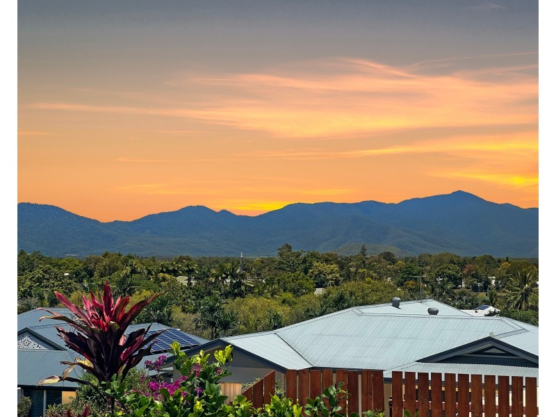 6 Barcoo Close, Bentley Park QLD 4869