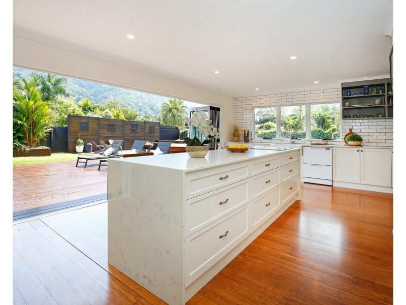 13 Impey Street, Caravonica QLD 4878