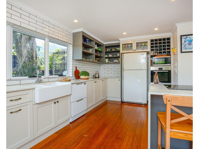 13 Impey Street, Caravonica QLD 4878