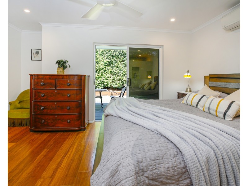 13 Impey Street, Caravonica QLD 4878