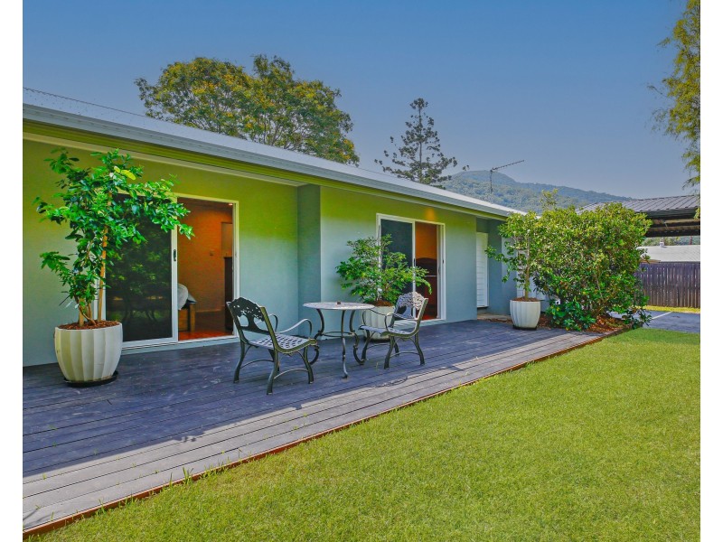 13 Impey Street, Caravonica QLD 4878