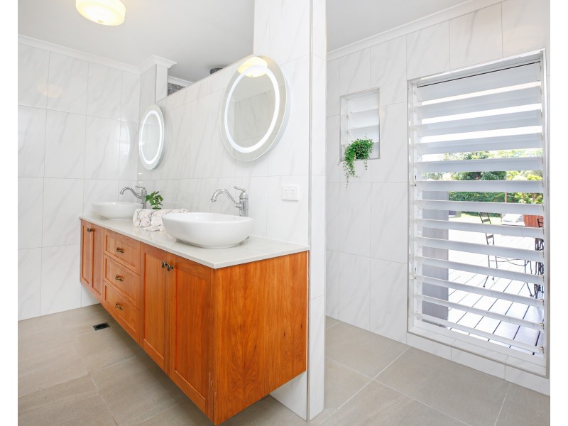 13 Impey Street, Caravonica QLD 4878