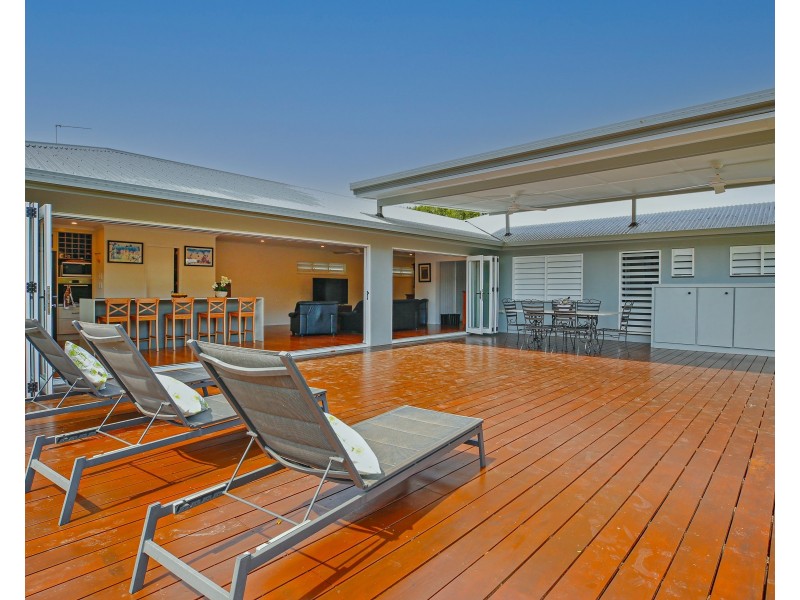 13 Impey Street, Caravonica QLD 4878