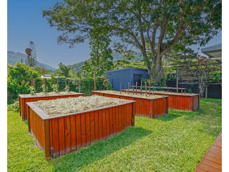 13 Impey Street, Caravonica QLD 4878