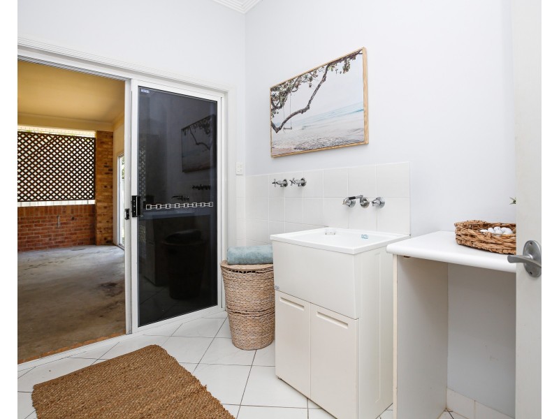 5 Pellowe Street, Clifton Beach QLD 4879