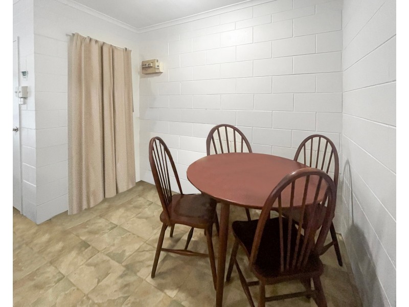 4/439-443 Severin Street, Manunda QLD 4870