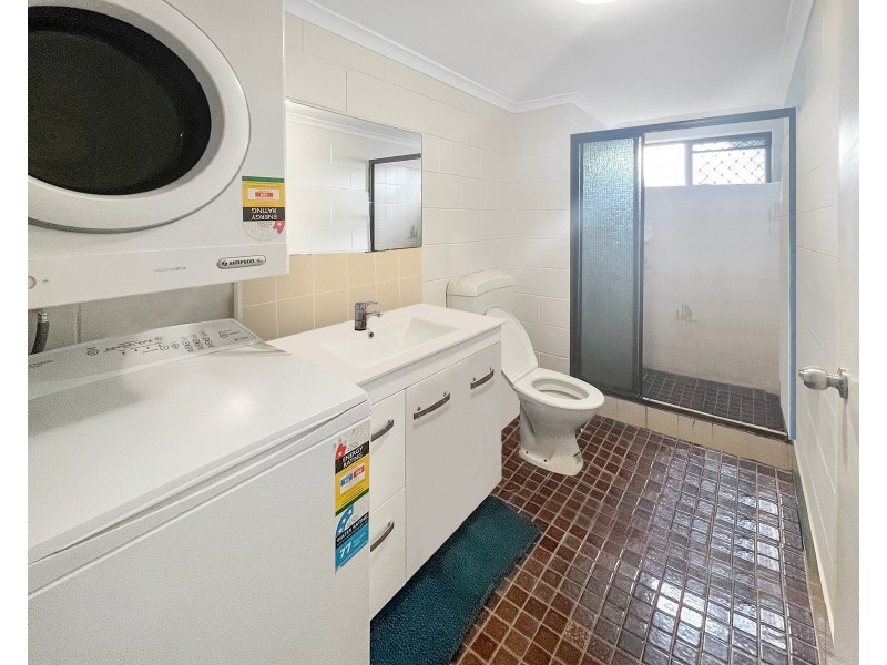 4/439-443 Severin Street, Manunda QLD 4870