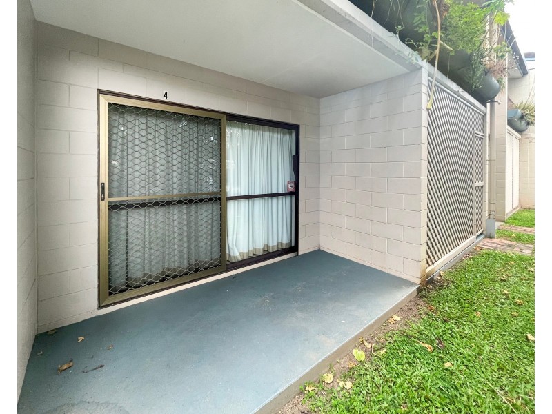 4/439-443 Severin Street, Manunda QLD 4870