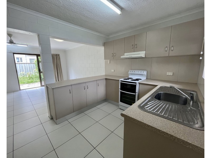 17/64 Pease Street, Manoora QLD 4870