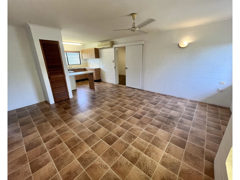 1/30 Armbrust Street, Manoora QLD 4870