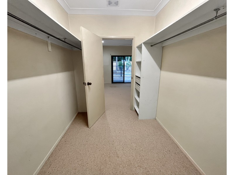 4 Castaways Close, Kewarra Beach QLD 4879
