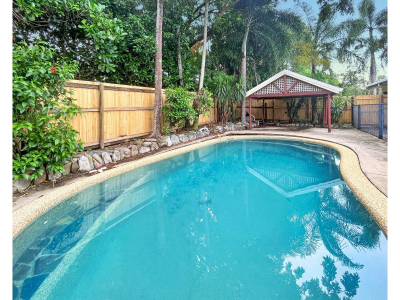 4 Castaways Close, Kewarra Beach QLD 4879