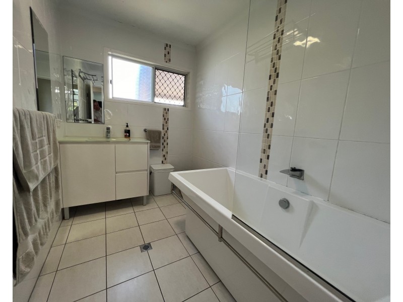 14 Fraser Close, Kanimbla QLD 4870