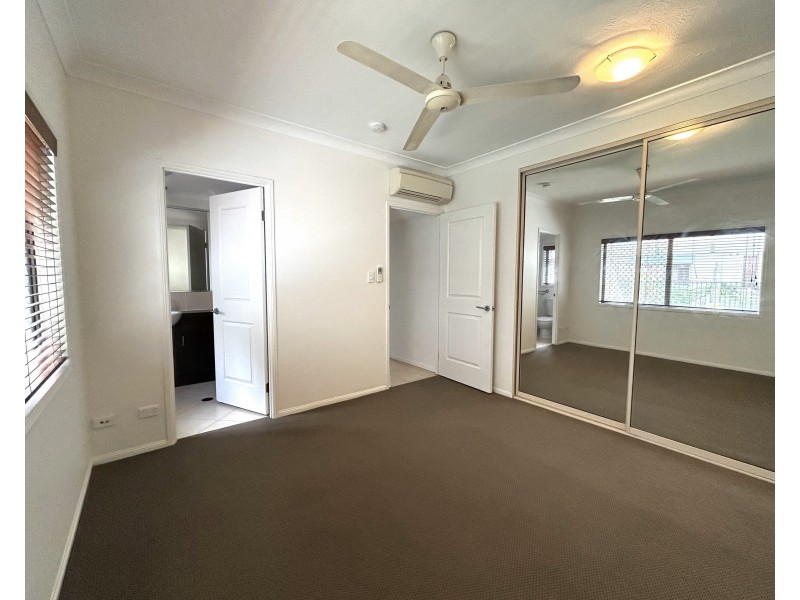 2/14 Macilwraith Street, Manoora QLD 4870