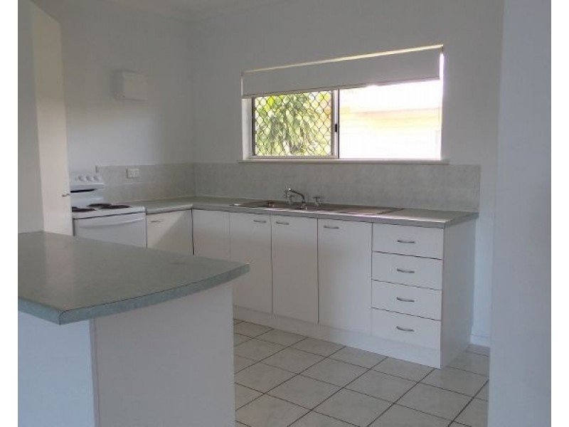 1/217 Mccoombe Street, Bungalow QLD 4870