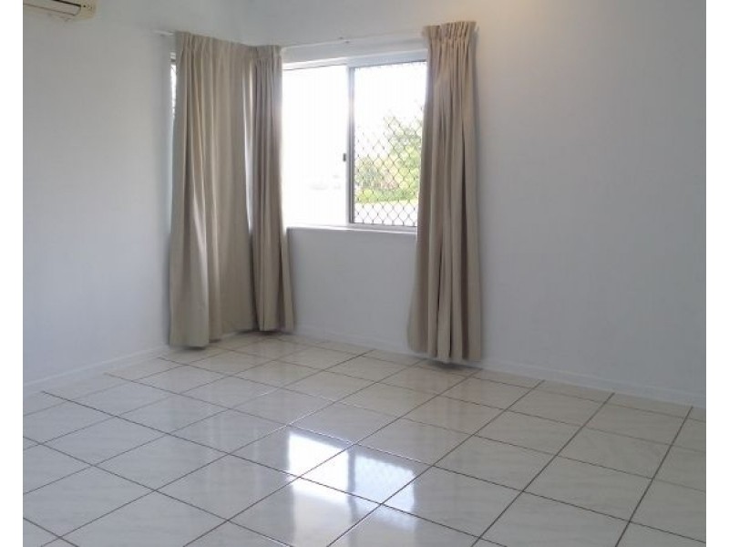 1/217 Mccoombe Street, Bungalow QLD 4870