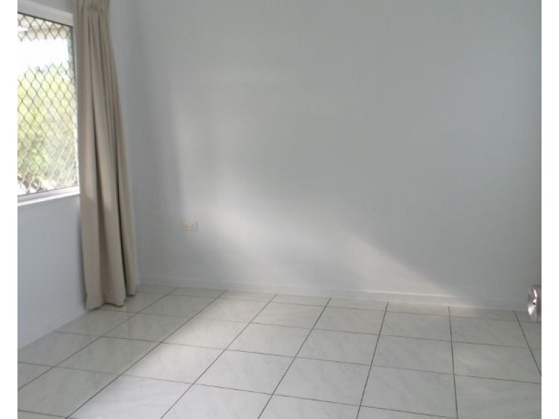 1/217 Mccoombe Street, Bungalow QLD 4870