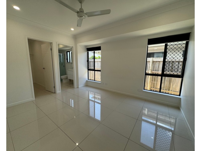 6 Moorinya Circuit, Mount Peter QLD 4869