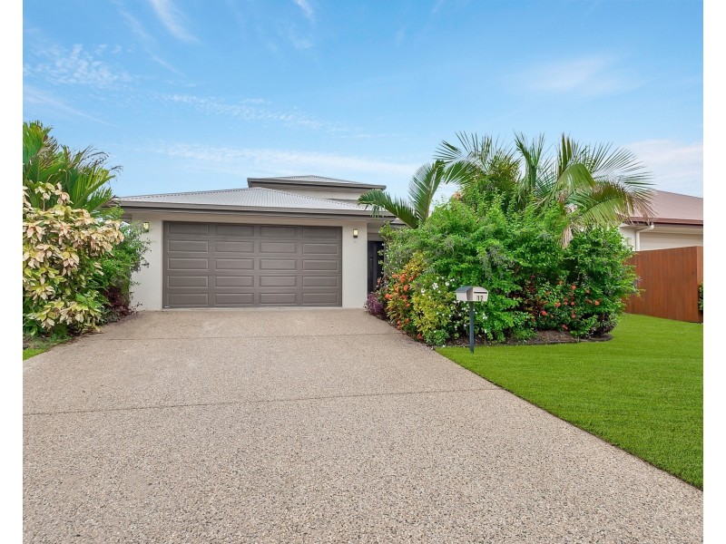 12 Singleton Close, Smithfield QLD 4878