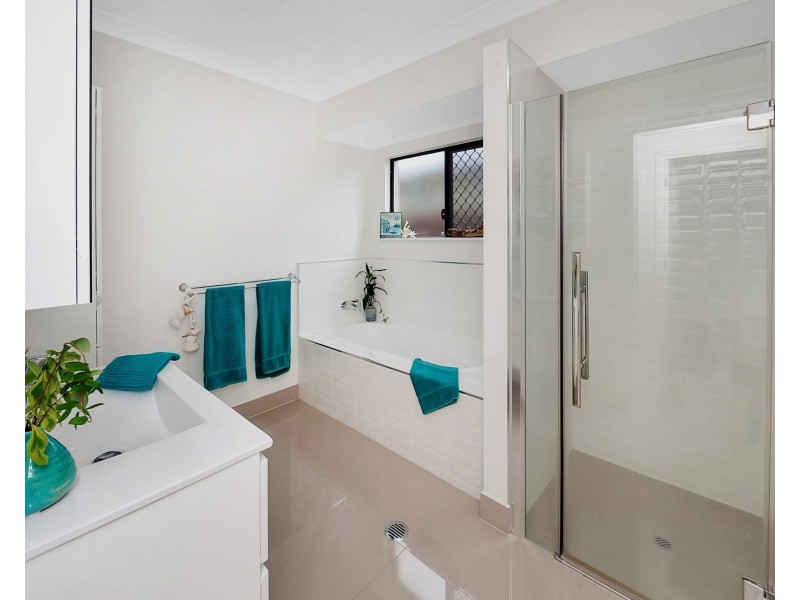 12 Singleton Close, Smithfield QLD 4878