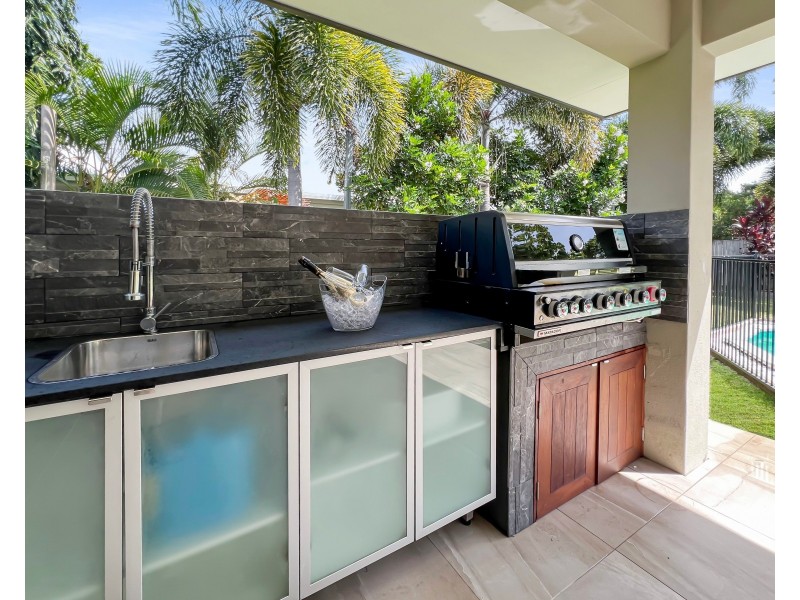 38 Seaways Street, Trinity Beach QLD 4879