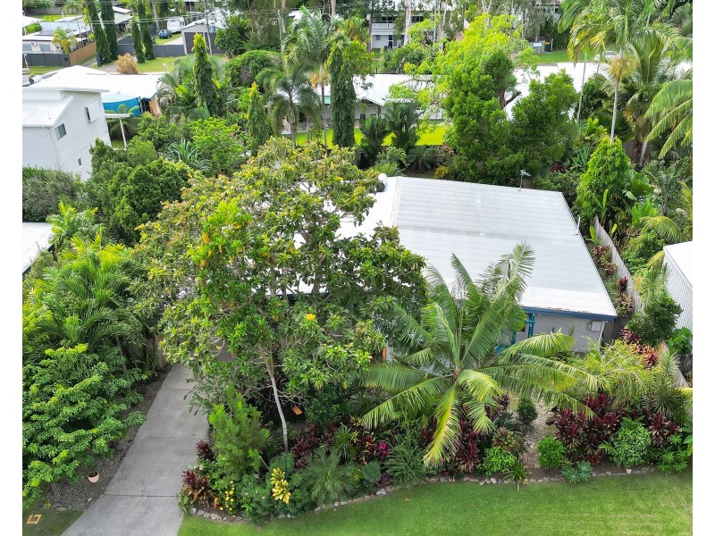 5 Boroko Close, Trinity Beach QLD 4879
