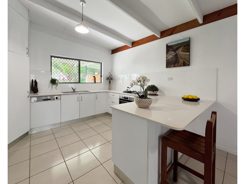 5 Boroko Close, Trinity Beach QLD 4879