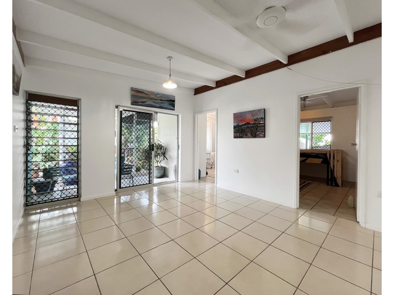 5 Boroko Close, Trinity Beach QLD 4879