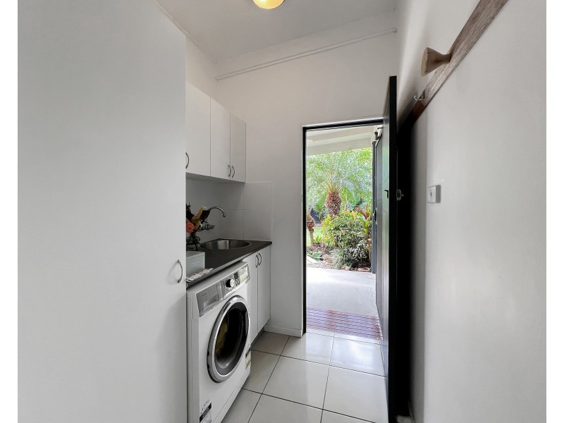 5 Boroko Close, Trinity Beach QLD 4879