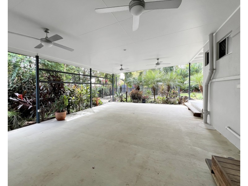 5 Boroko Close, Trinity Beach QLD 4879