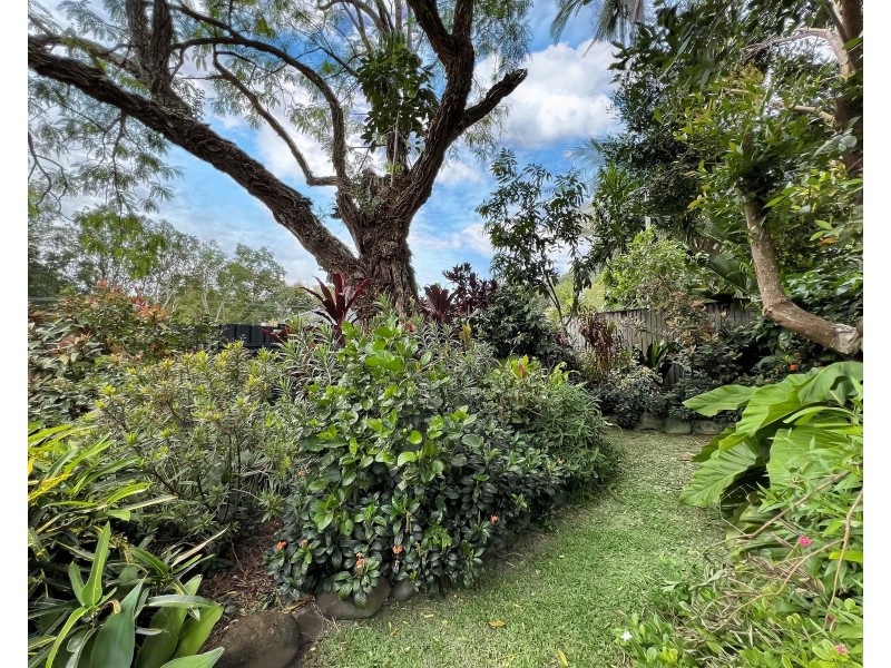 5 Boroko Close, Trinity Beach QLD 4879