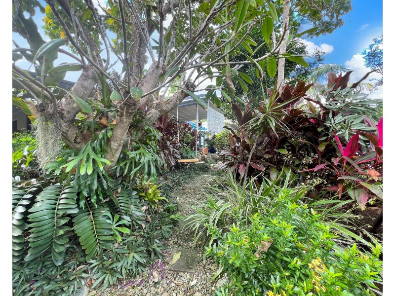 5 Boroko Close, Trinity Beach QLD 4879