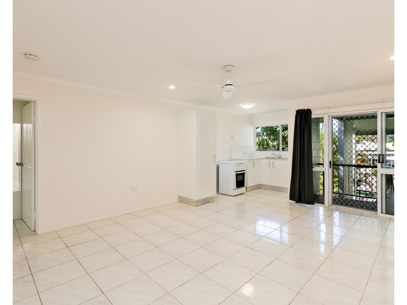 16/192 Mann Street, Westcourt QLD 4870