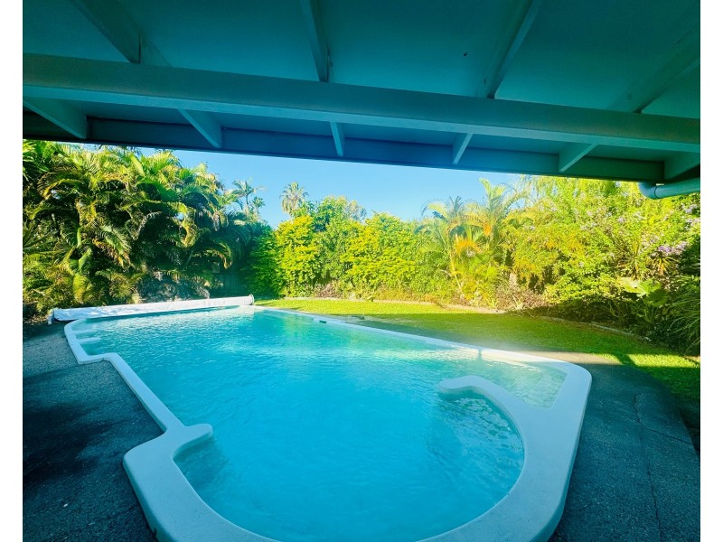 44 Oleander Street, Holloways Beach QLD 4878