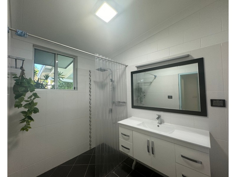 44 Oleander Street, Holloways Beach QLD 4878