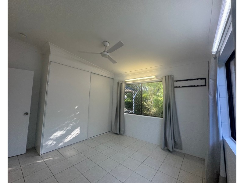 44 Oleander Street, Holloways Beach QLD 4878