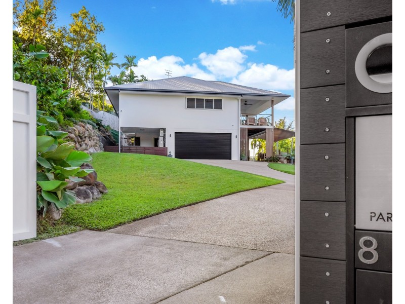 8 Seascape Close, Palm Cove QLD 4879