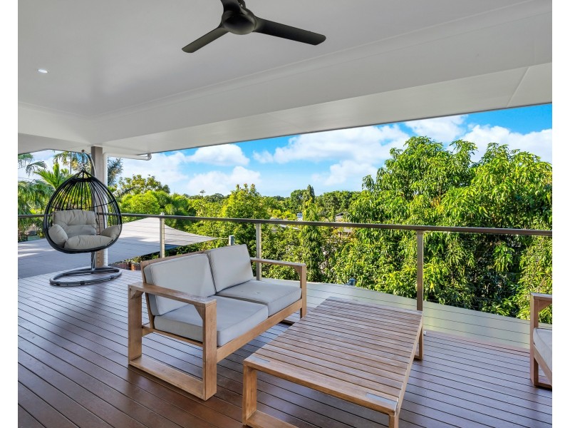 8 Seascape Close, Palm Cove QLD 4879