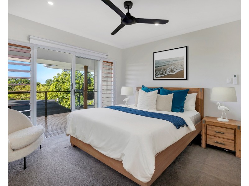 8 Seascape Close, Palm Cove QLD 4879