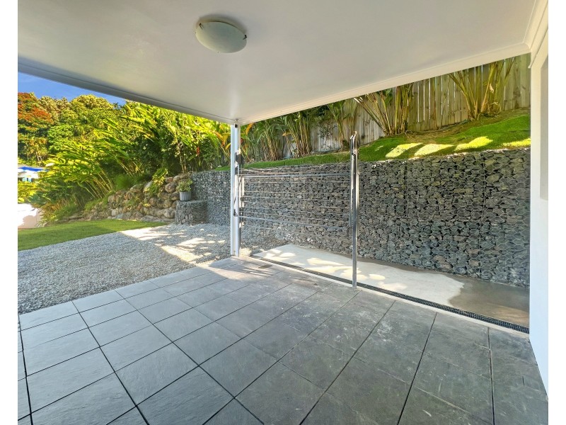 8 Seascape Close, Palm Cove QLD 4879