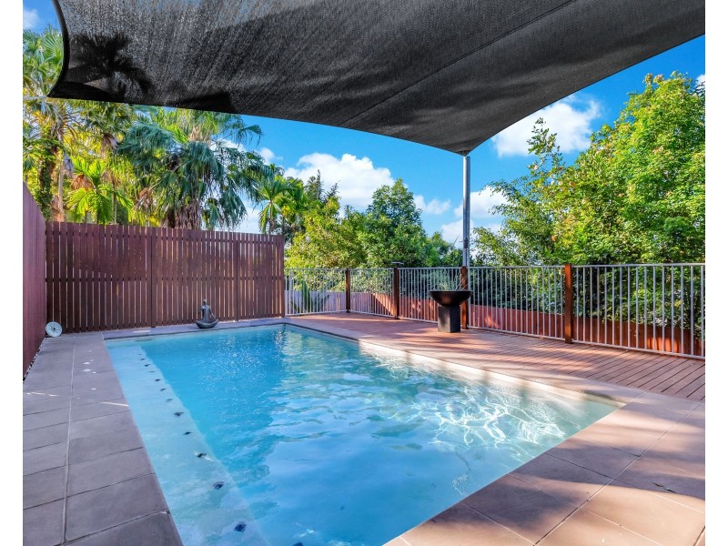 8 Seascape Close, Palm Cove QLD 4879