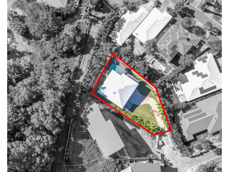 8 Seascape Close, Palm Cove QLD 4879