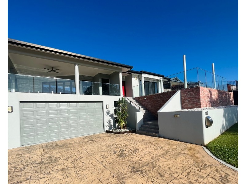 127 McFarlane Drive, Kanimbla QLD 4870