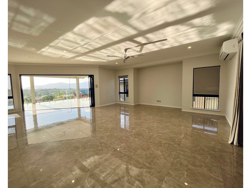 127 McFarlane Drive, Kanimbla QLD 4870