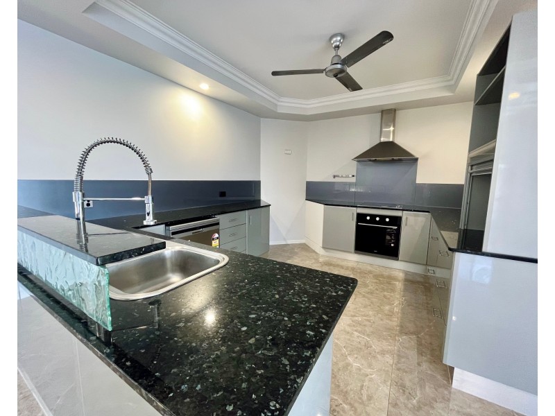 127 McFarlane Drive, Kanimbla QLD 4870