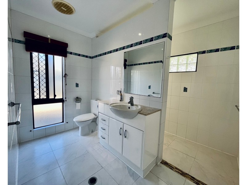 127 McFarlane Drive, Kanimbla QLD 4870